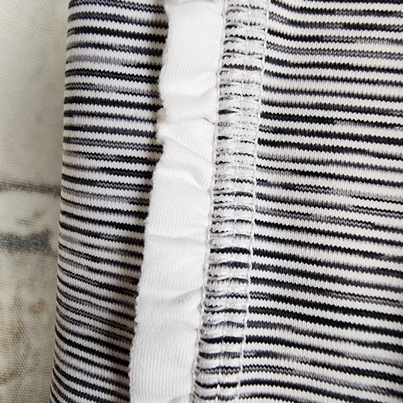 Lululemon Run Fast and Free Ruffle Crop  Wee Are From Space White Combo Size 4 - Picture 6 of 14